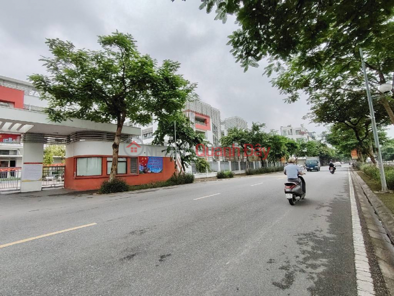 RARE INVESTMENT OPPORTUNITY! CORNER LOT FOR SALE 66M² PHUC LOI - RIGHT IN THE CENTER - PRICE ONLY 4.95 BILLION! Sales Listings