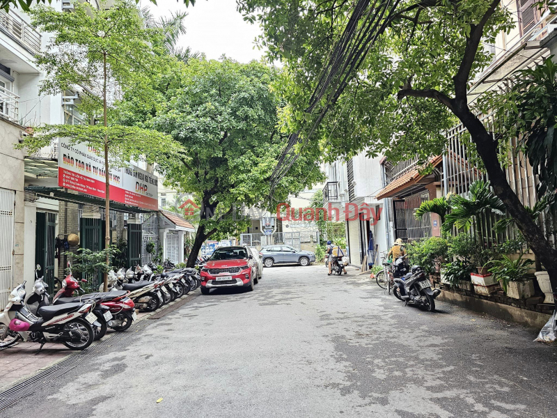 TOWNHOUSE ADJACENT TO VIP AREA OF LIEN CO ADMINISTRATIVE CENTER OF NAM TU IEM DISTRICT, HANOI, Vietnam Sales, đ 3.38 Billion