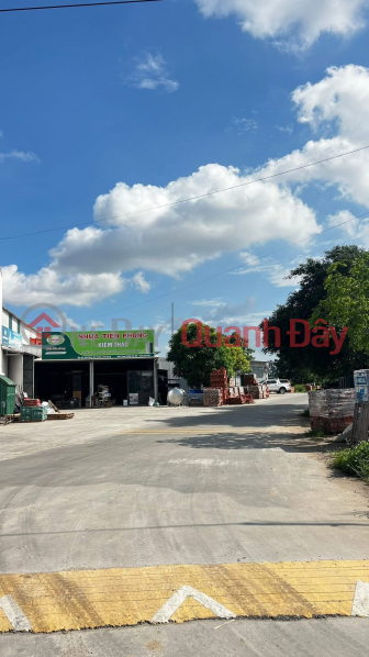 Warehouse\\/Factory for rent, suitable for business and production, with an area of 1000m2, located in an area with many workers in Kim. | Vietnam | Rental, đ 1 Million/ month