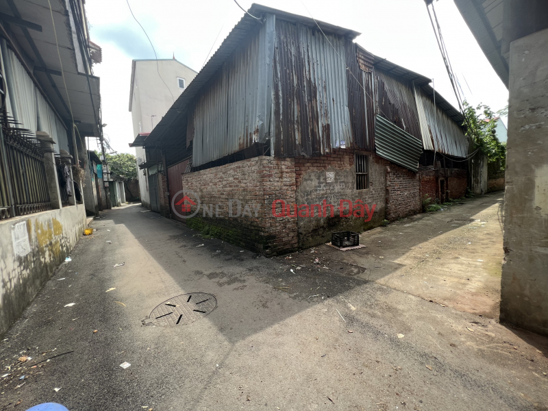 Selling a 7-seat car street corner lot in Huong Mac, close to Bao Long project Sales Listings