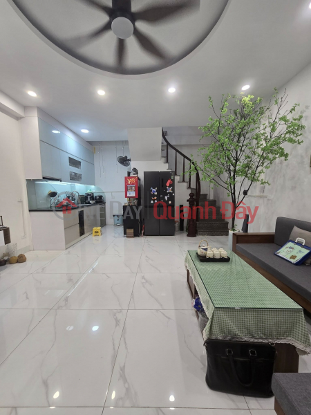ĐẸP WÁNgõ cực to, Nguyễn Khang 37m 5T, MT 5M, Nội thất VIP, 7.9 Tỷ Niêm yết bán