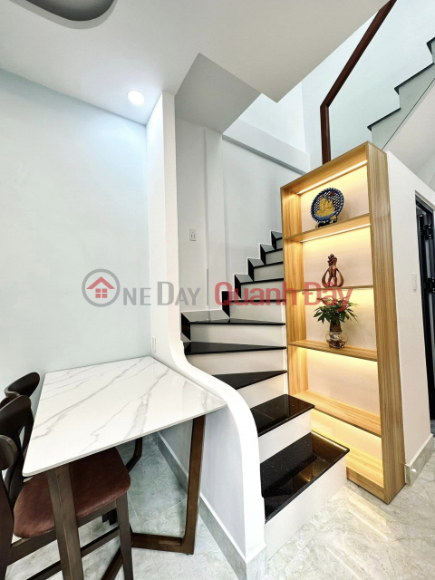House for sale in Hoa Hao, District 10, HXH is 3 houses away from 3T Front, a little over 8 billion. _0