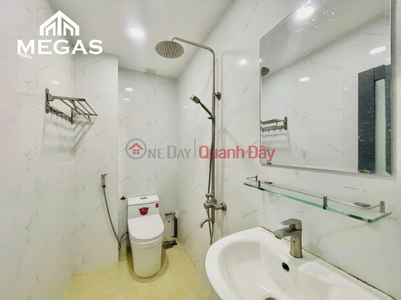 Fully furnished Studio Apartment right at Lac Long Quan at a very preferential price Vietnam Rental đ 5 Million/ month