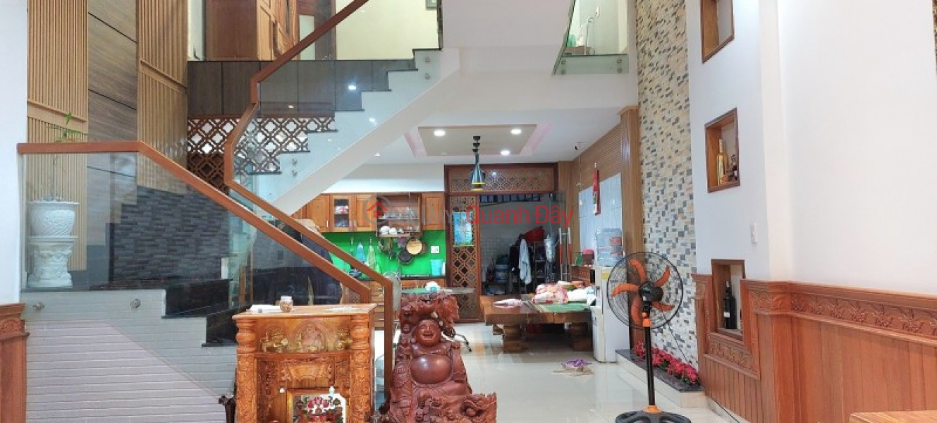 ► House with 10.5m street frontage, close to Dien Bien Phu, 105m2, 3 beautiful alleys Sales Listings