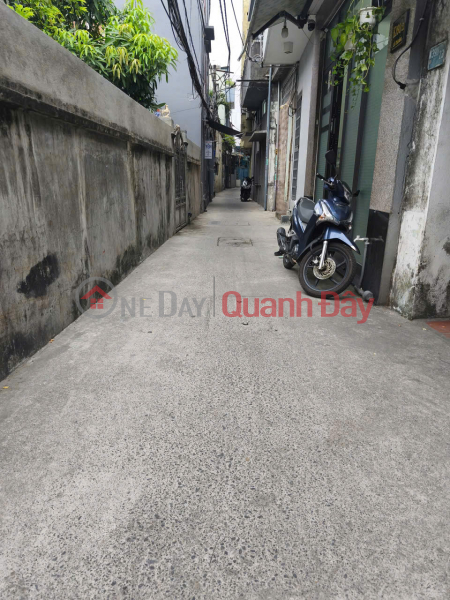 Property Search Vietnam | OneDay | Residential | Sales Listings ► Alley off Le Duan Street, 40.5m2, 4m frontage, wider at the back, 2 clean floors, 2 bedrooms, 2 bathrooms, slightly over 3 billion VND.