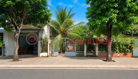OWNER NEEDS TO SELL LAND (HOUSE INCLUDED) ON TRAN HUNG DAO STREET, NGAI GIAO, HO CHI MINH CITY _0