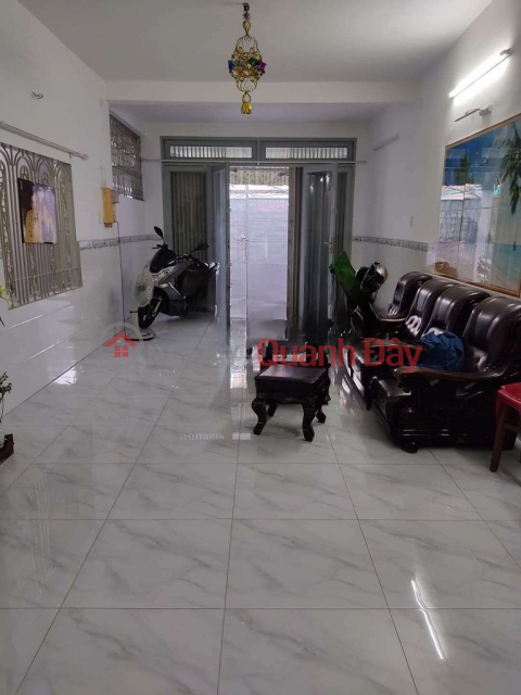 House for sale in front of Ly Thuong Kiet, near Go Vap market, 5 blooms after 9 x 22, 100 million\/m2 _0