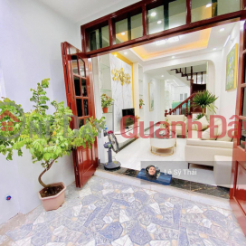 House for sale in Kim Giang, area 52m2 x 4 floors, ready to move in, price 7.28 billion, very wide alley, near auto road, registered address _0