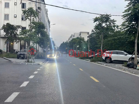 Rare! Land for sale in lane 532 Ngoc Thuy, 52m2, 7-seat car can enter and exit comfortably, investment price. Contact 0936123469 _0