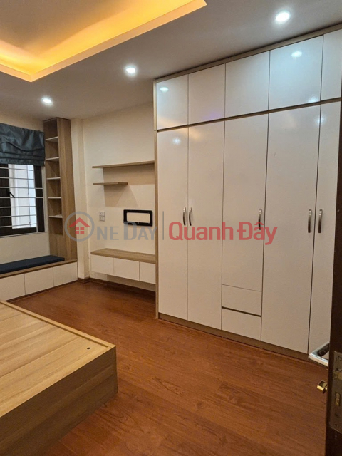 Chỉ 5 tỷ 3 Nhà Ngọc Thuỵ trong đê 30m x 4T oto đỗ cổng, chắc chắn ở luôn. LH 0936123469 _0