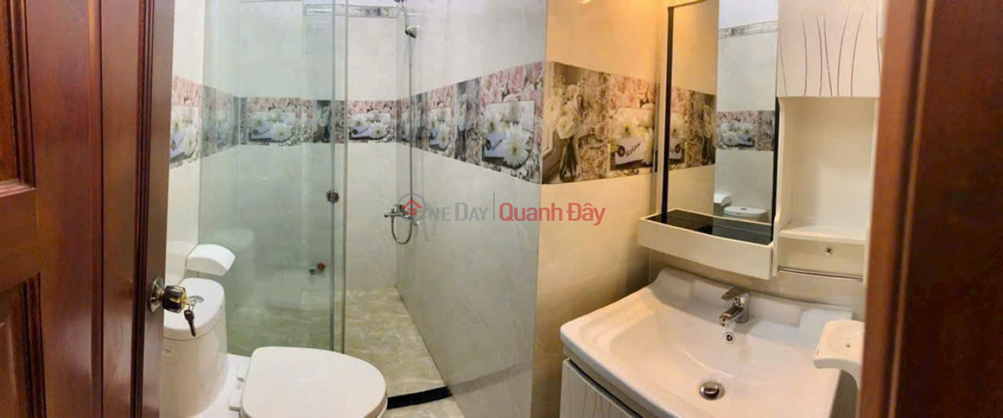 đ 6 Billion, 4-STOREY HOUSE FOR SALE (4BR\\/5BATH) IN HIGH-CLASS RESIDENTIAL AREA, SHR PRICE IS NEGOTIABLE