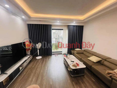 HOUSE FOR SALE ON TRAN QUOC HOAN, LOT, CARS PARKING AT 2 ENDS, SIDEWALK, TOP BUSINESS, 41M2 x 5 FLOORS, PRICE 13 BILLION 750 _0