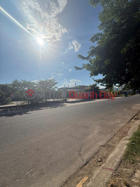 Land for sale on 10.5m wide Do Doc Lan street - Near Nguyen Van Thoai High School Sales Listings