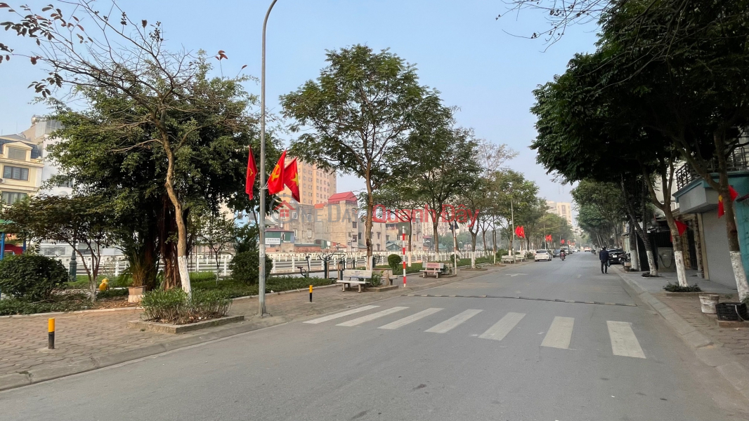 Bán nhà mặt phố Giang Biên, đoạn sầm uất nhất, 52m, MT5m, hơn 5 tỷ Niêm yết bán
