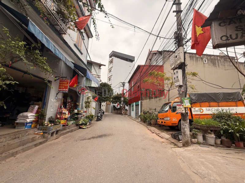 BEAUTIFUL 38m2 HOUSE IN THE CENTER OF THACH BAN - CAR PARKING AVAILABLE - NEAR THE LAKE - PRICE SLIGHTLY OVER 8 BILLION VND, Vietnam, Sales, đ 8.5 Billion