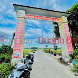 Mặt tiền trục chính ngay cổng chào Thôn Phú Quý cần bán lô đất 110m2 giá 6xx _0