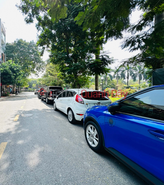House for sale in Viet Hung, 5 floors, elevator, 6m frontage, sidewalk, car access, next to Vinhomes Riverside. | Vietnam, Sales đ 13.5 Billion