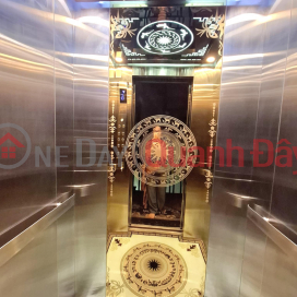 Vuong Thua Vu, 7 floors elevator, car in house, parking at door, close to street _0
