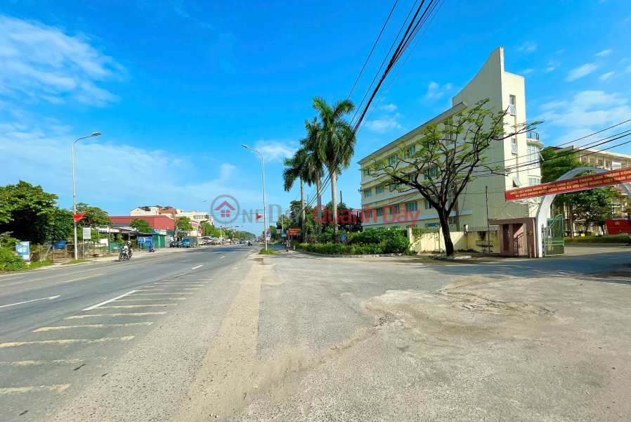 Please Select, Residential Sales Listings đ 2.8 Billion