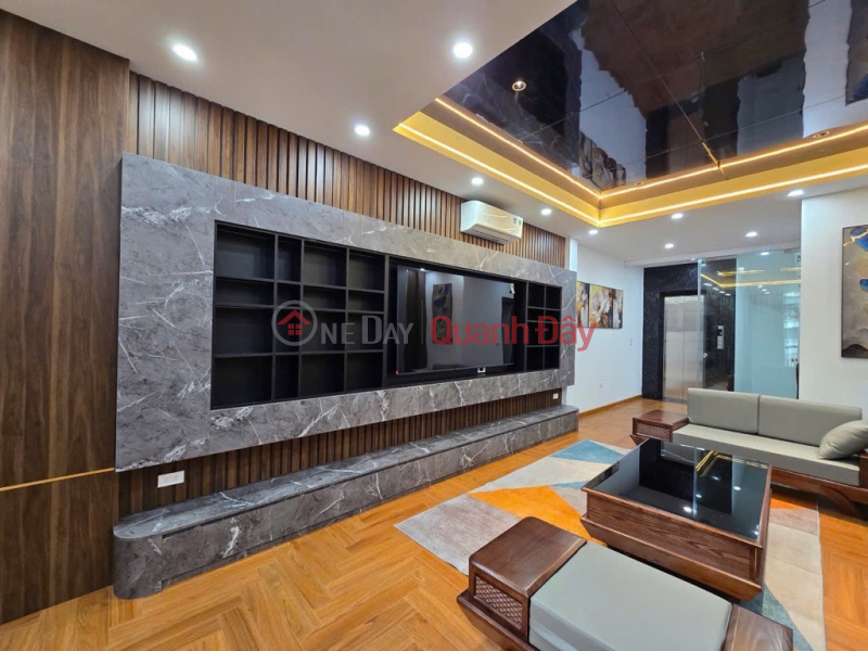House for sale on Nguyen Van Cu, 47m x 7 floors, garage, elevator, corner lot, ready to move in, price over 12 billion, negotiable. Contact 0936123469 | Vietnam Sales | đ 12.9 Billion