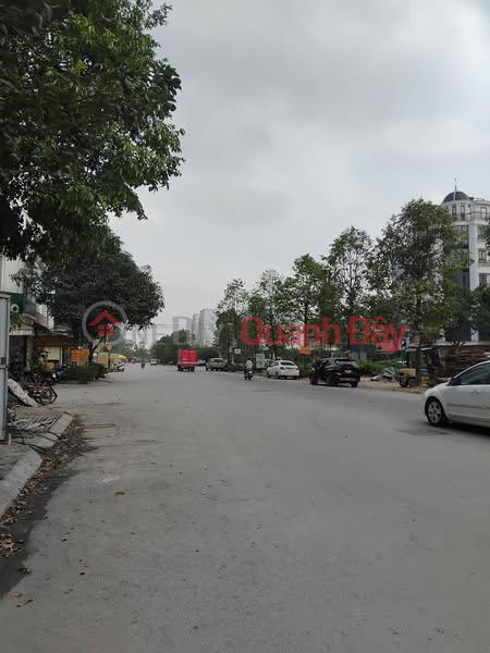 đ 5 Billion RARE HOUSE IN MINH KHAI, BAC TU LIEM - 32M X 5 FLOORS - ONLY 5 BILLION - NEW HOUSE WITH NO ONG - CARS NEARBY - MOVE IN IMMEDIATELY