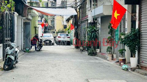 bán nhà phố Hồng Tiến, 120m, mặt tiền 6.6m, ôtô tránh, full thổ cư _0