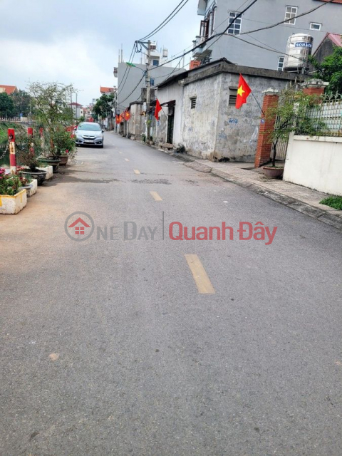 LAND in Phu Minh - Bac Tu Liem, car parking day and night, 35m2, only 3 billion _0