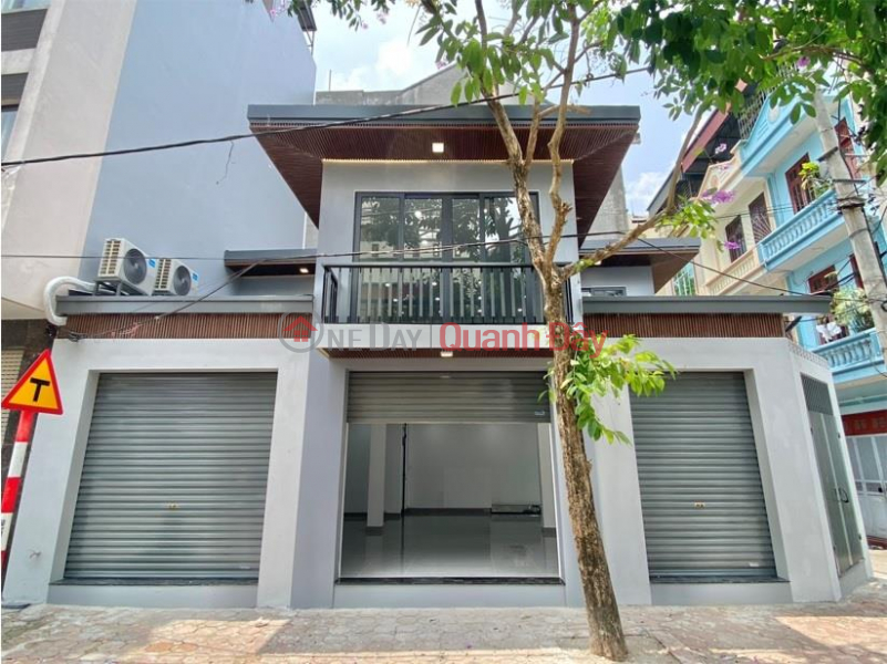 Long-term office rental in Viet Hung, Long Bien, 2-storey house ~180m2 of usable area, 12m frontage, 3-car bypass. Rental Listings