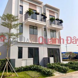 Only 2.4 Billion - Own a Townhouse Right in the Center of Binh Duong New City _0