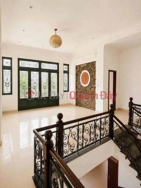 Villa with garden for rent, 1000m2, Nguyen Huu Canh street, 12 bedrooms, price 48 million VND in Da Lat. Vietnam, Rental đ 48 Million/ month
