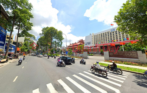 OWNER IS STRIPPED FOR MONEY, HAS TO SELL A HOUSE IN DIEN BIEN PHU, XH, AREA 100M2, 3 FLOORS, NO PLANNING, NEAR SCHOOL, MARKET, 7.X BILLION _0