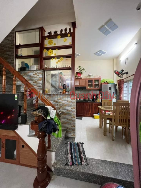 Owners living elsewhere need to sell a house in the center of Qui Nhon city. Alley 808 Tran Hung Dao Street. _0