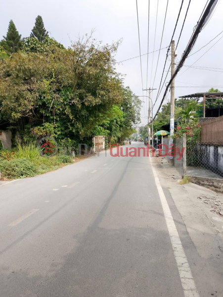Owner selling a house with a frontage on Nhi Binh 8 Street, Hoc Mon, 100m2, accessible road, near the market, price 2.6 billion VND. Sales Listings