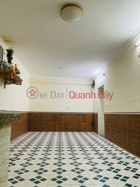 Cho thuê căn hộ tập thể tầng 1 đường Hoàng Ngọc Phách, 80m2, 2 phòng ngủ, 10 triệu _0