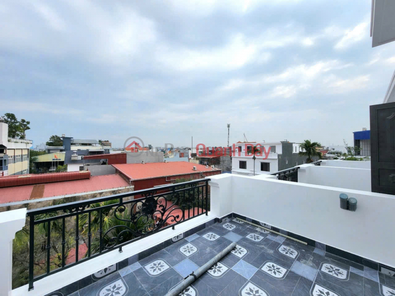 đ 2.9 Billion | Selling a 4-story house, 40m2, in Binh Kieu, Dong Hai, Hai Phong - Car parking available near the house, accessible alley.
