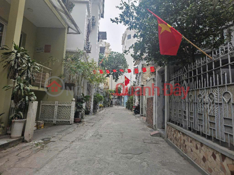 Bán nhà Quan Hoa, Cầu Giấy, 92m2 ô tô đỗ, kinh doanh, an ninh tốt. _0