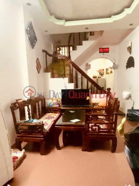 Cho thuê nhà ngõ 3 Phố Lĩnh Nam, 44m2 x 3.5 tầng, 4 ngủ, 3 WC, 11 Triệu Niêm yết cho thuê