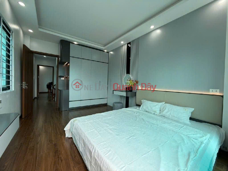 Corner Lot - Commercial Property, Car Accessible, 5-Story Building with Elevator, Area 42 m2, Price Slightly Over 7 Billion VND. Vietnam Sales, đ 7.5 Billion