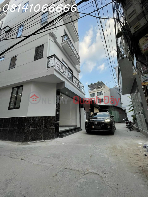 A HOME WORTH LIVING IN FOR THE WHOLE FAMILY _0