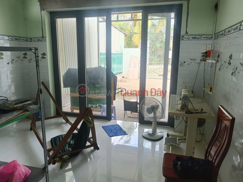 đ 5,9 tỷ | Chính chủ bán đất tặng nhà tại Lương Hòa, Bến Lức - Vị trí rất đẹp - Đường 6m, xe tải 6 tấn