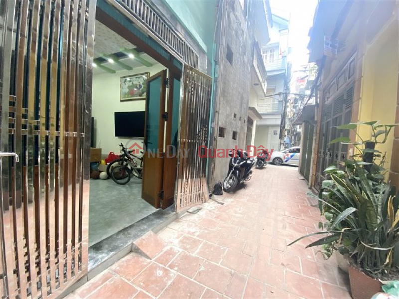 Property Search Vietnam | OneDay | Residential Sales Listings Rare house over 4 billion but near cars, Hoang Van Thai Military subdivision, 5 floors, 30m2 with square windows.