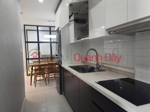 Mid-floor 2-bedroom apartment, 71m2, Vinhomes D'Capitale, Tower C7, priced around 7.8 billion VND. _0
