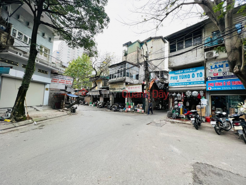 House for sale on Dong Nhan Hai Ba Trung Street 33m2 x 3.4m Front - Bustling Business - Nice Location - Extremely Attractive Price Sales Listings