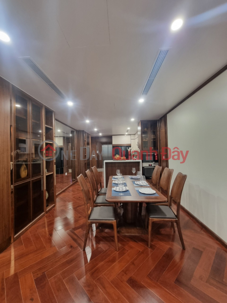 đ 133 Billion, Urgent sale of building 170m2 x 7 floors, frontage on Hoang Quoc Viet street, corner lot, wide sidewalk, showroom, office, good price