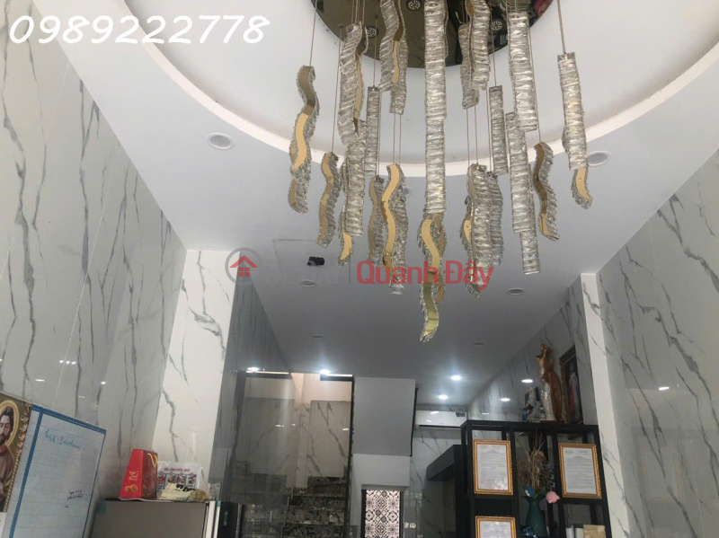 For rent the whole house on Truong Sa frontage - 3.5X14M - 5 floors, 100% new - Price 35 million<br \\/> Suitable for company office<br \\/> Convenient Vietnam Rental đ 35 Million/ month