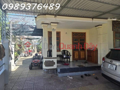 Owner urgently needs to sell house on Trinh Hoai Duc street to return to hometown, area 346m2, price 5.18 billion VND. _0