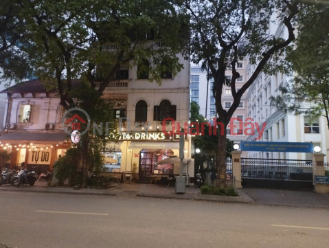 CỰC HIẾM - MẶT PHỐ TRẦN HƯNG ĐẠO _ HOÀN KIẾM.
DT 390M NHÀ 2 TẦNG MẶT TIỀN 9,5M CHỈ 380 TỶ 
BT LOẠI 3 _0