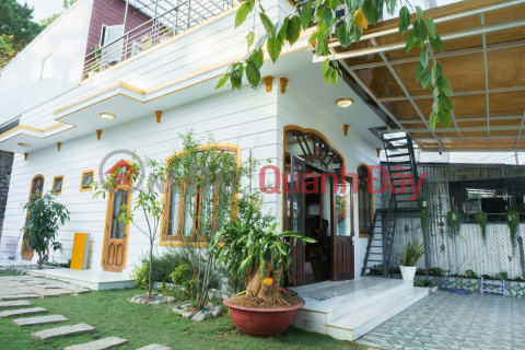 Luxury villa with garden and bathtub for rent on Van Kiet Street, Da Lat, Lam Dong, priced at 20 million VND. _0