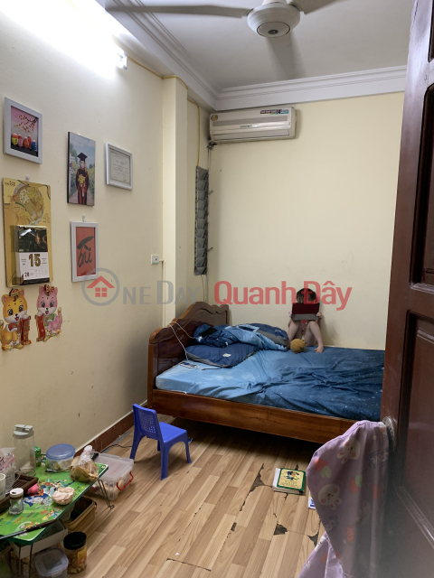 House for sale, lane 550 De La Thanh, 15m2, area 3.3m, 04 floors, 02 bedrooms, 02 bathrooms. 2 cars avoid each other in the alley. _0
