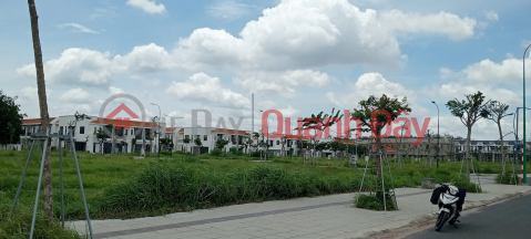 Land for sale in Hoa Loi, 80m2, 100% residential land, cheap price, Hoa Loi, Ben Cat, Binh Duong, 10 minutes to the new city center _0